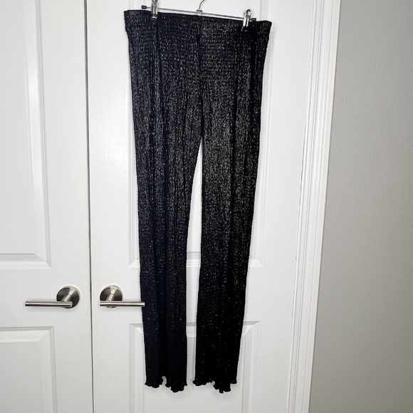 NWT H&M Black Metallic Pull on Pants with Lettuce Hem Size Medium NEW - Picture 2 of 5